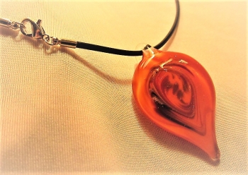 Glas Design: Kette mit Schmuck - Glass design: Chain with jewelry