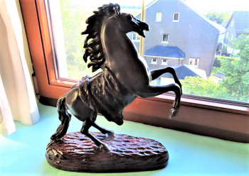 Bronze Figur - Aufbumender Hengst mit Sattel - Hhe und Gewicht mit Sockel: ca. 39 cm und 5,6 kg